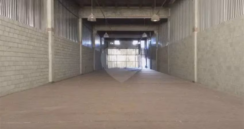 Galpão comercial para locação no parque são domingos.