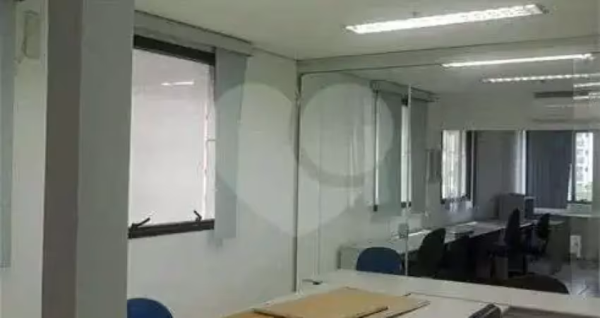 Sala comercial à venda na Rua Doutor Cândido Espinheira, Perdizes, São Paulo