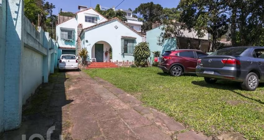 Casa com 3 quartos à venda na Avenida Guaíba, 4226, Vila Assunção, Porto Alegre