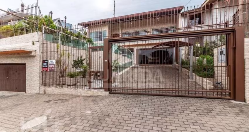 Casa com 3 quartos à venda na Rua Senador Annibal Di Primio Beck, 161, Boa Vista, Porto Alegre