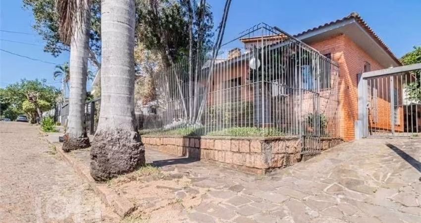 Casa com 3 quartos à venda na Rua Professor Fernando Carneiro, 112, Três Figueiras, Porto Alegre