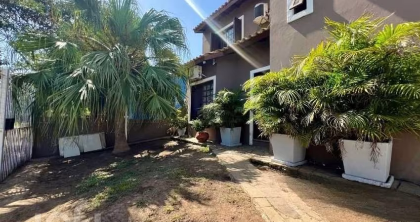 Casa com 3 quartos à venda na Rua Doutora Noemi Valle Rocha, 430, Guarujá, Porto Alegre