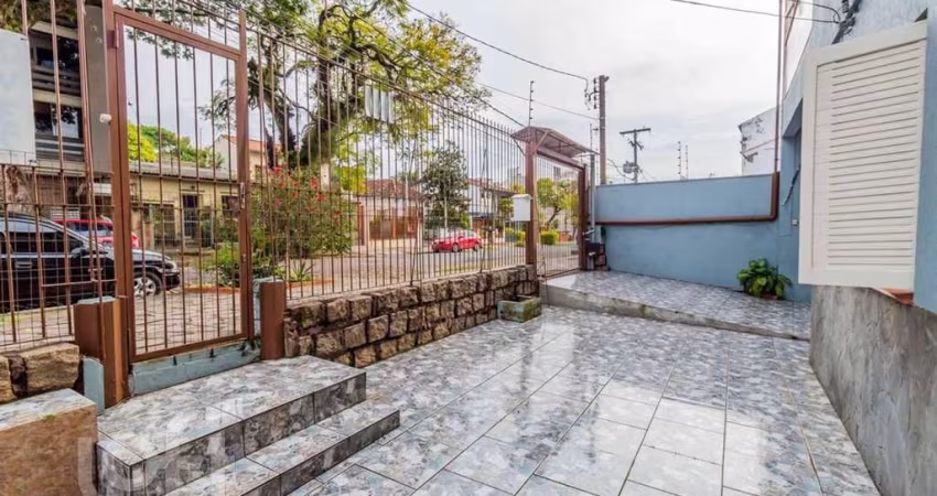 Casa com 3 quartos à venda na Rua Plácido de Castro, 194, Azenha, Porto Alegre