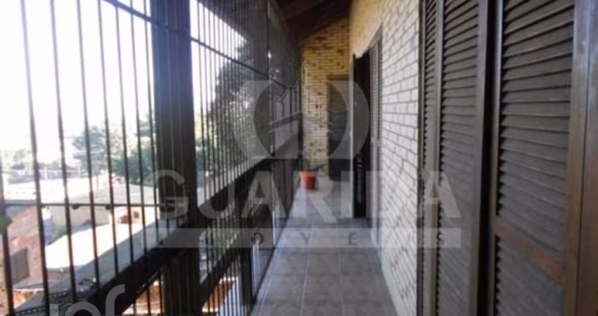 Casa com 3 quartos à venda na Avenida Capivari, 1104, Cristal, Porto Alegre
