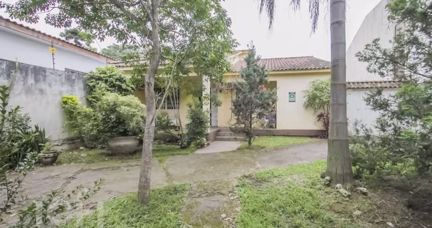 Casa com 3 quartos à venda na Rua General Gomes Carneiro, 585, Medianeira, Porto Alegre