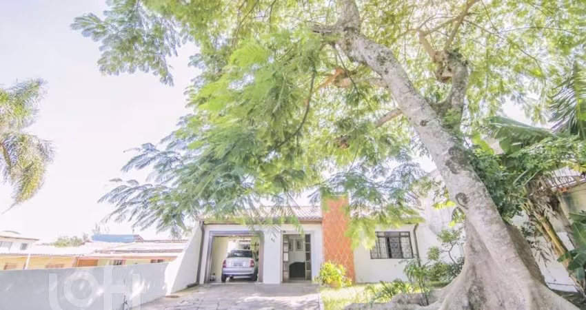 Casa com 4 quartos à venda na Avenida Leonardo Carlucci, 86, Espírito Santo, Porto Alegre