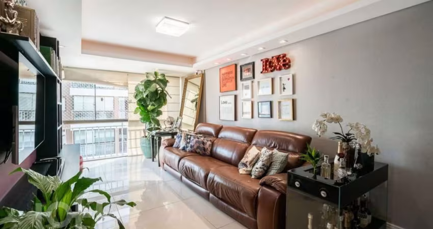 Apartamento com 3 quartos à venda na Beco Andaraí, 566, Passo da Areia, Porto Alegre