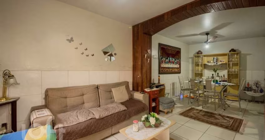 Casa com 3 quartos à venda na Beco Andaraí, 614, Passo da Areia, Porto Alegre