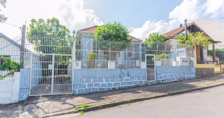 Casa com 3 quartos à venda na Rua Pedro Moacyr, 254, Cascata, Porto Alegre
