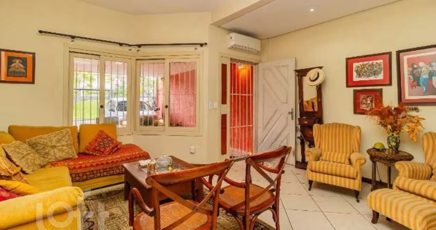 Casa com 3 quartos à venda na Praça Dom Pedro, 106, Vila Ipiranga, Porto Alegre