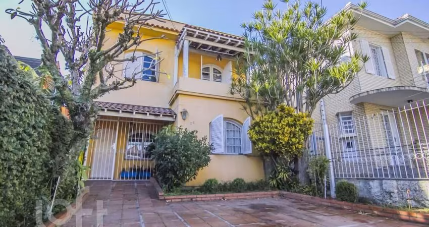 Casa com 3 quartos à venda na Rua General Gomes Carneiro, 250, Medianeira, Porto Alegre
