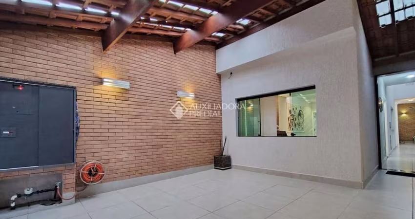 Casa com 3 quartos à venda na Rua Cidade de São Sebastião, 58, Nova Petrópolis, São Bernardo do Campo