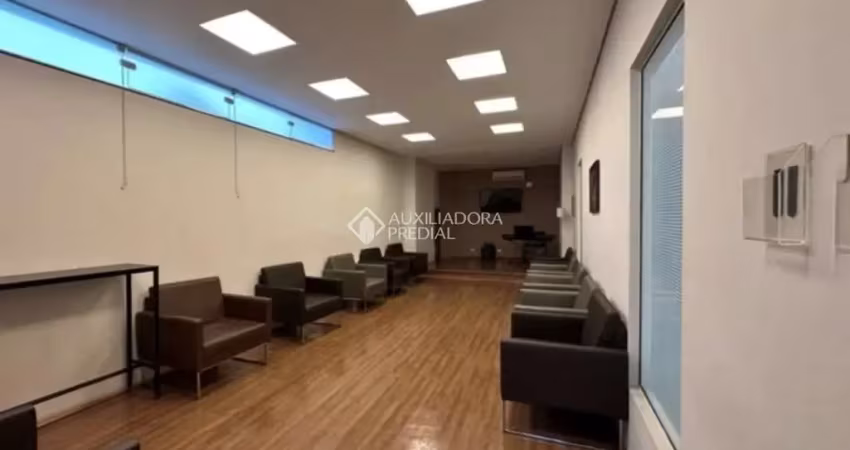 Prédio à venda na Avenida Itamarati, 105, Vila Curuçá, Santo André