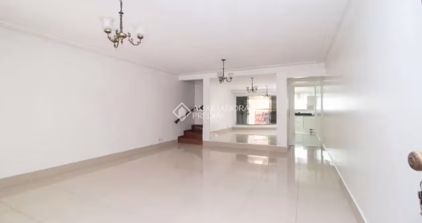 Casa com 2 quartos para alugar na Rua Andaraí, 451, Vila Floresta, Santo André