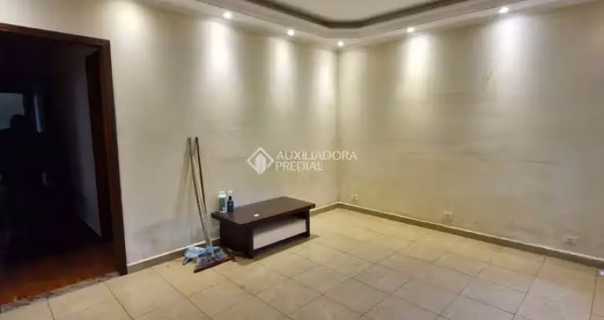 Casa com 3 quartos para alugar na Avenida Dom Pedro I, 1523, Vila Pires, Santo André