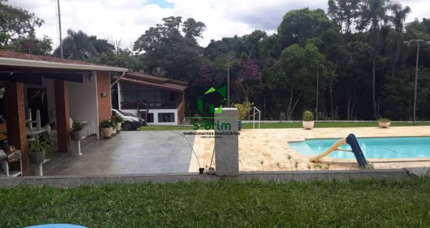 Chácara à venda em Nazaré Paulista, no Bairro 4 Cantos.