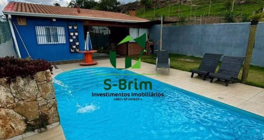 Chácara à Venda em Atibaia – Com Piscina, Lago e Vista para Montanhas