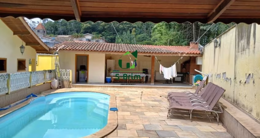 Bela casa a venda Atibaia