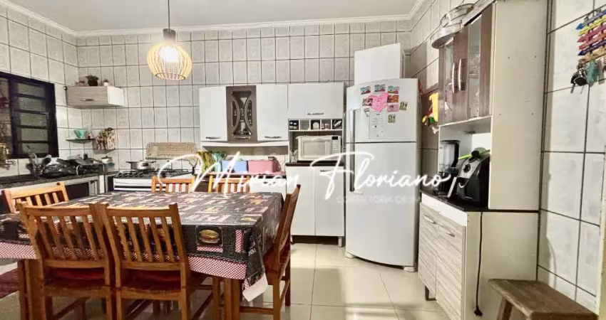 Casa térrea - 2 dormitórios sendo 1 suíte + espaço gourmet