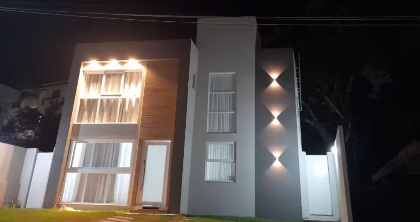 Vendo excelente casa em Condomínio Fechado!!! R$ 650.000,00