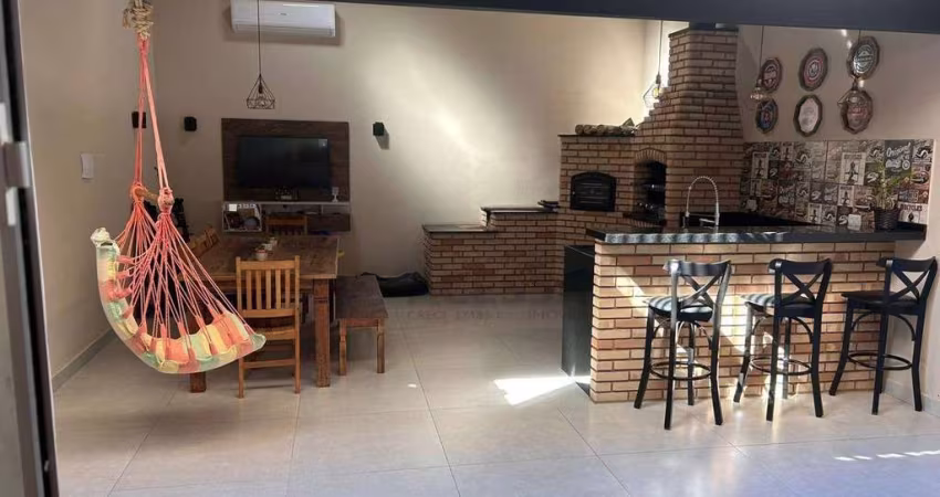 Sobrado com 3 dormitórios à venda, 210 m² por R$ 650.000,00 - Jardim Paraíso II - Botucatu/SP