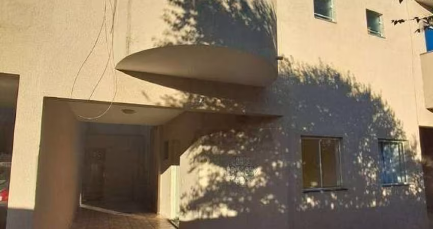 Sobrado com 2 dormitórios para alugar, 80 m² por R$ 1.800,00/mês - Vila Assumpção - Botucatu/SP