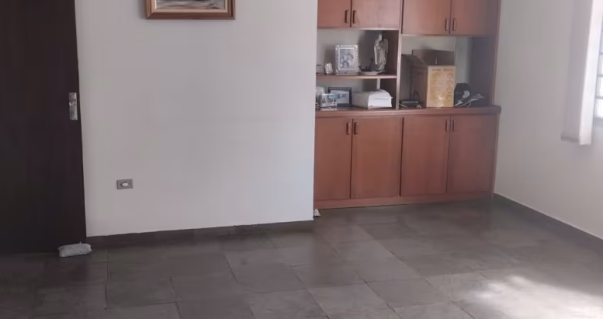 Casa com edícula para alugar por R$ 3.500/mês - Bosque dos Eucaliptos - São José dos Campos/SP