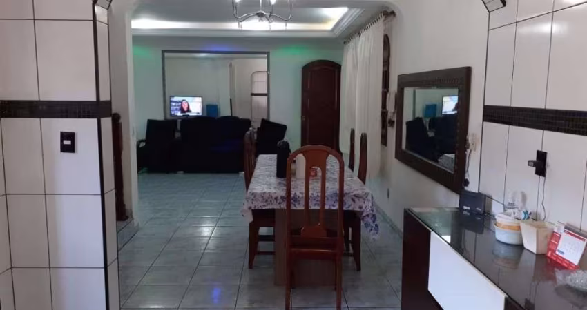 Sobrado com 3 dormitórios à venda, 360 m² por R$ 615.000,00 - Jardim Utinga - Santo André/SP