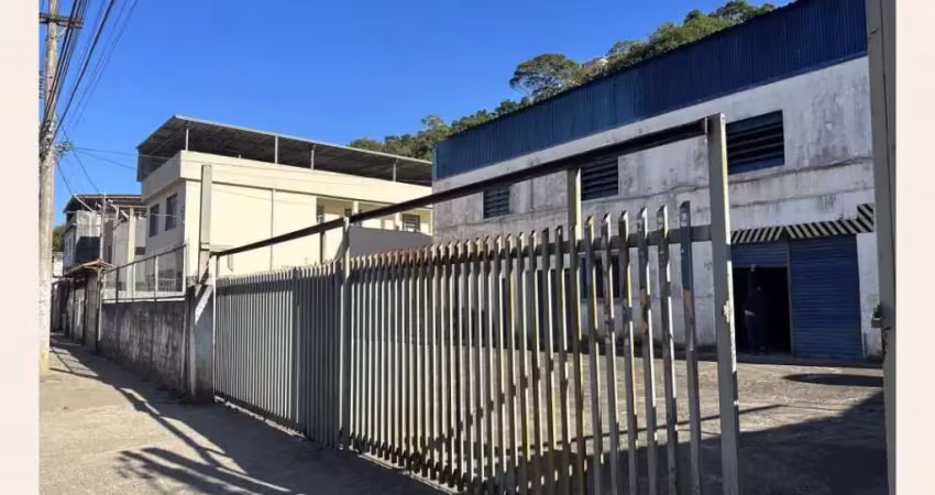 Barracão / Galpão / Depósito para alugar na Rua Ibitiguaia, Santa Luzia, Juiz de Fora
