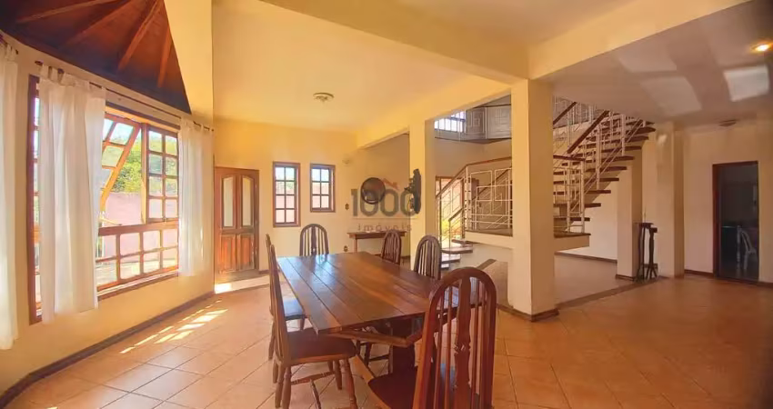 Oportunidade Casa à venda Cond. Alto dos Pinheiros, R$650.000,00, 243 m2, 4 quartos- São Pedro -Juiz de Fora - MG