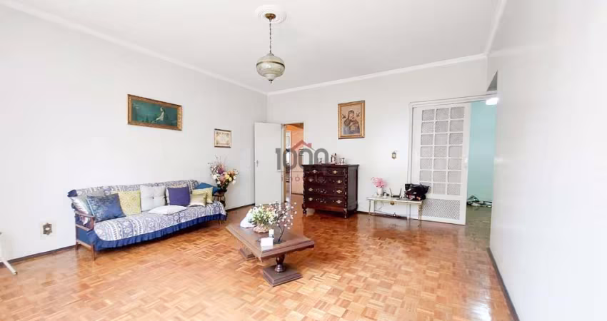 Apartamento com tamanho de casa disponível para venda.