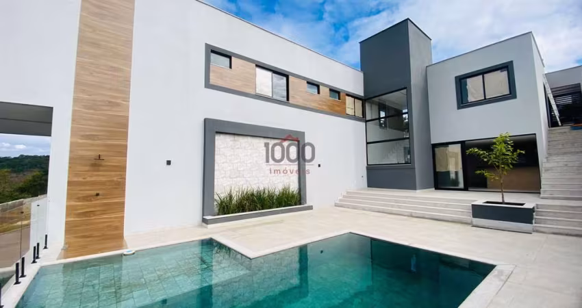 Casa à venda com 3 suítes e piscina no Residencial Alvim