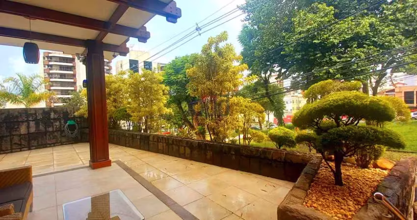 Casa com 5 quartos à venda na Rua Benjamin Constant, Santa Helena, Juiz de Fora