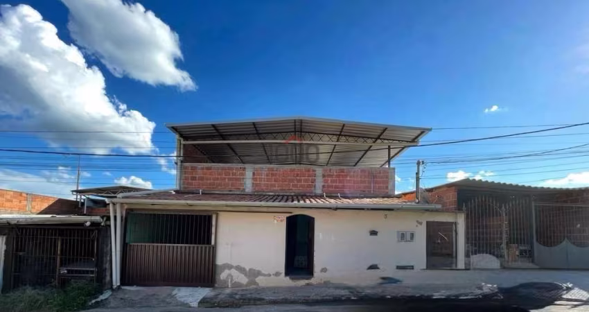 São Judas Tadeu, 2 casas, garagem e terraço.
