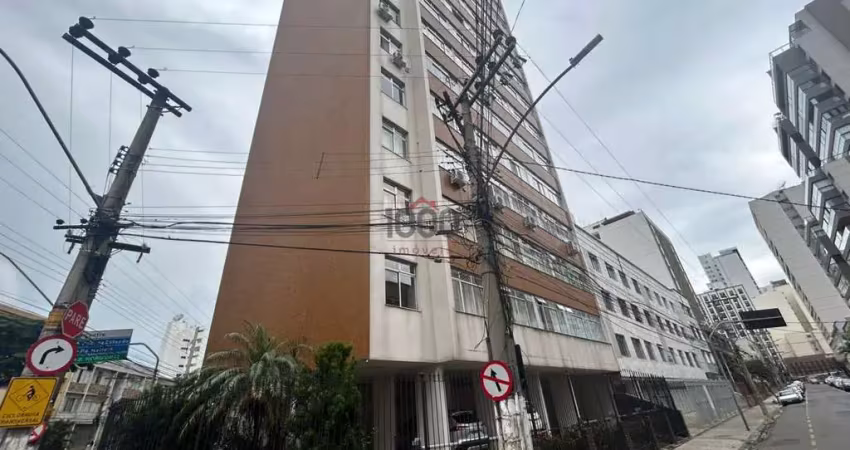 3 quartos com Elevador e portaria 24hs em frente Jesuítas