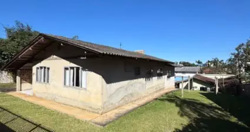 Terreno à venda na Rua João Dippe, 431, Iririú, Joinville