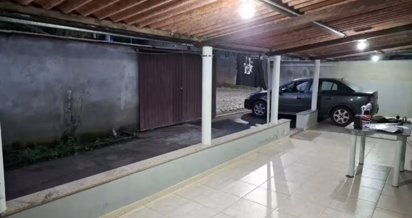 Excelente localização,duas casas no condomínio recanto do sol