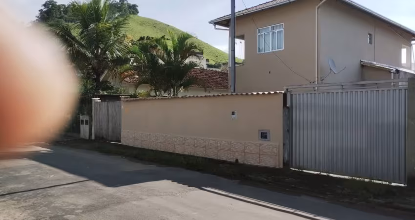 Ótima  casa dúplex, excelente localização, em Barreira do triunfo