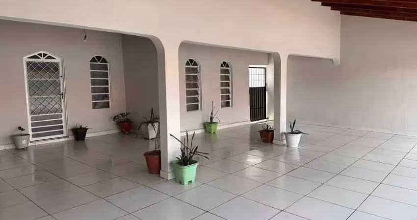 Casa com 3 quartos à venda na Rua Sebastião Pereira da Silva, 79, Cristo Rei, Várzea Grande
