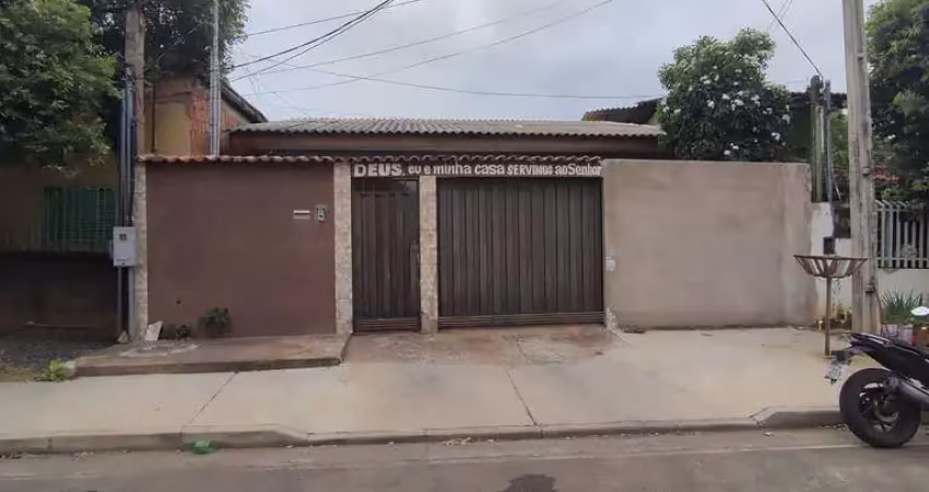 Casa com 2 quartos à venda na Rua dos Biguás, 10, Cristo Rei, Várzea Grande