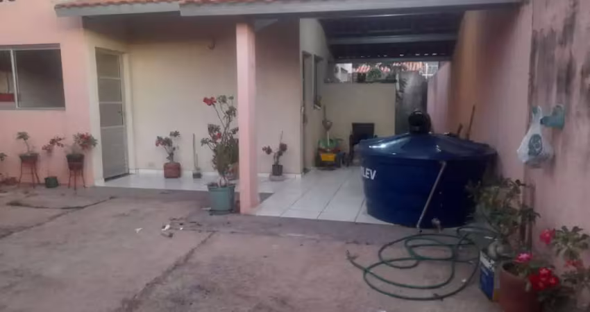 Casa comercial à venda na Rua Carajá, 33, Petrópolis, Várzea Grande