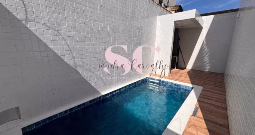 Sobreposta baixa com piscina e churrasqueira.