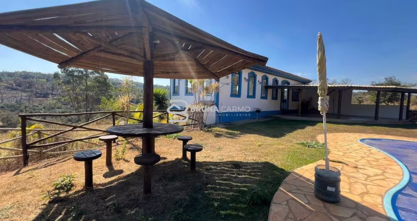 Sítio 10.000m² , Casarão Colonial com 3 quartos, piscina aquecida!