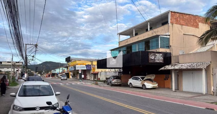 Apartamento SEMI-MOBILIADO com 2 Quartos alugar em Maricá/RJ