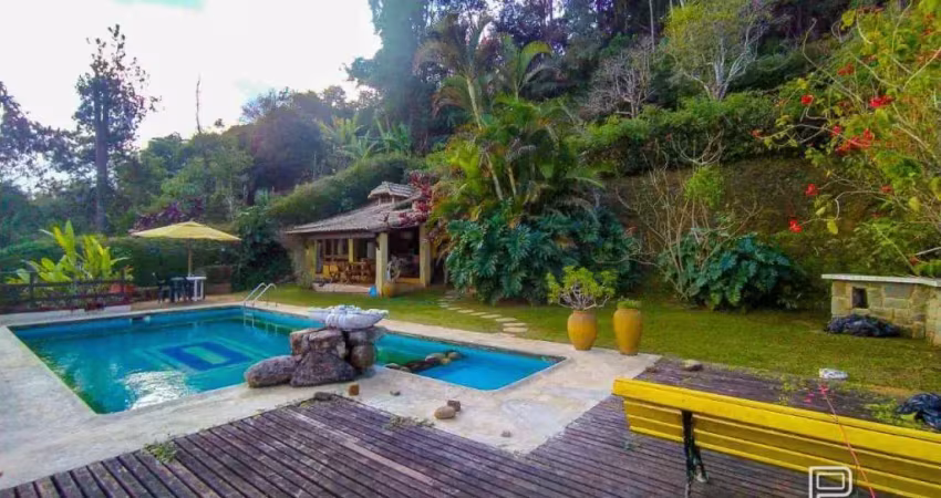 Casa com 4 dormitórios à venda, 330 m² por r$ 950.000,00 - albuquerque - teresópolis/rj