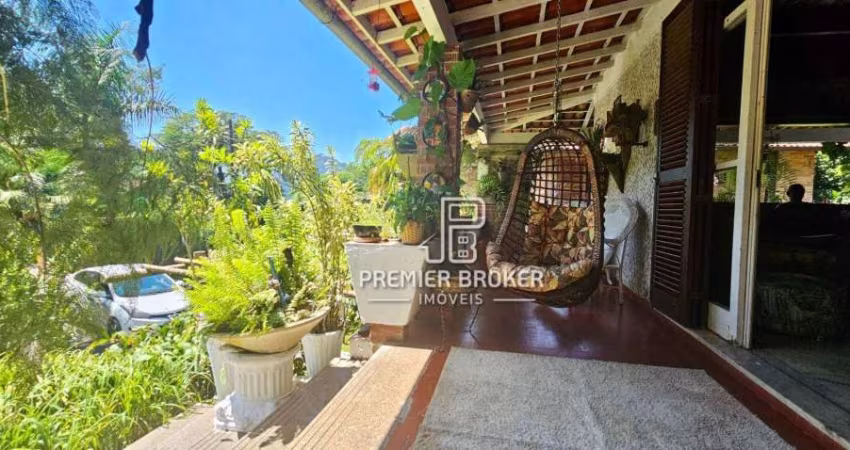 Casa com 3 dormitórios à venda, 320 m² por R$ 750.000,00 - Soberbo - Teresópolis/RJ
