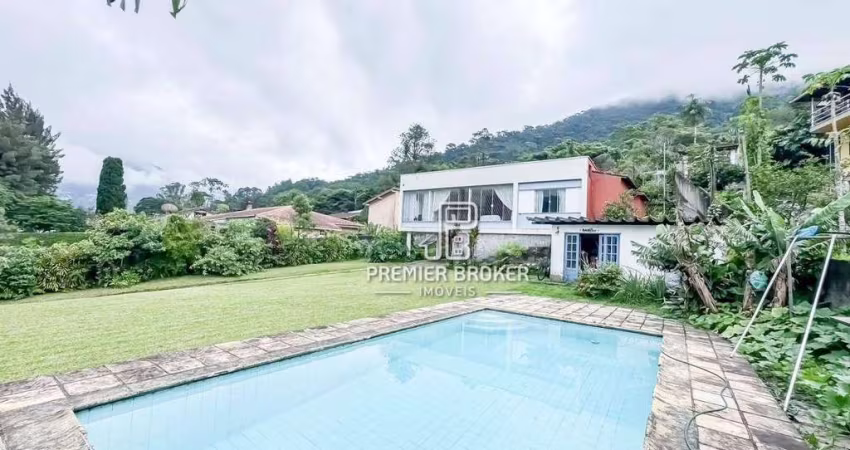 Casa com 3 dormitórios à venda, 160 m² por R$ 1.200.000,00 - Comary - Teresópolis/RJ