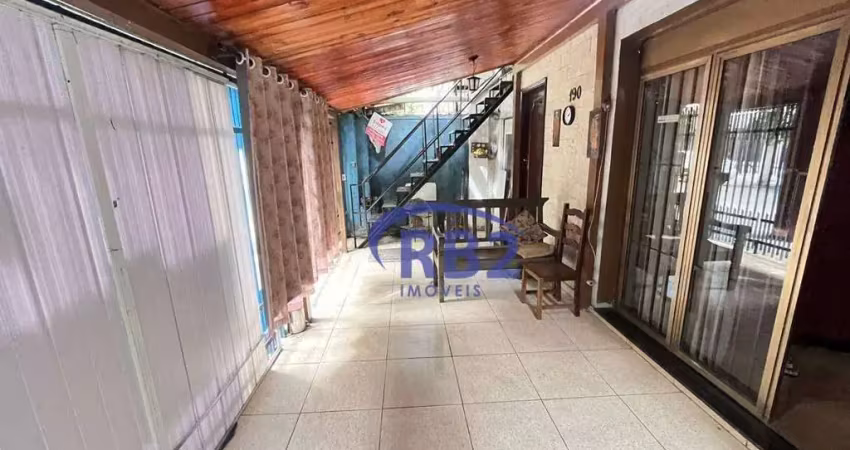 Casa triplex com potencial para fins residenciais e comerciais