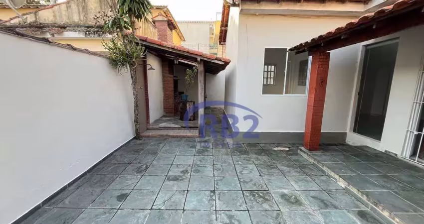 Casa na segunda quadra da praia de são francisco na rua araribóia por r$850.000,00