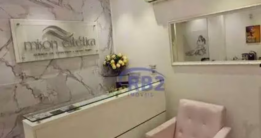 Sala comercial área nobre em frente ao  metrô largo do machado